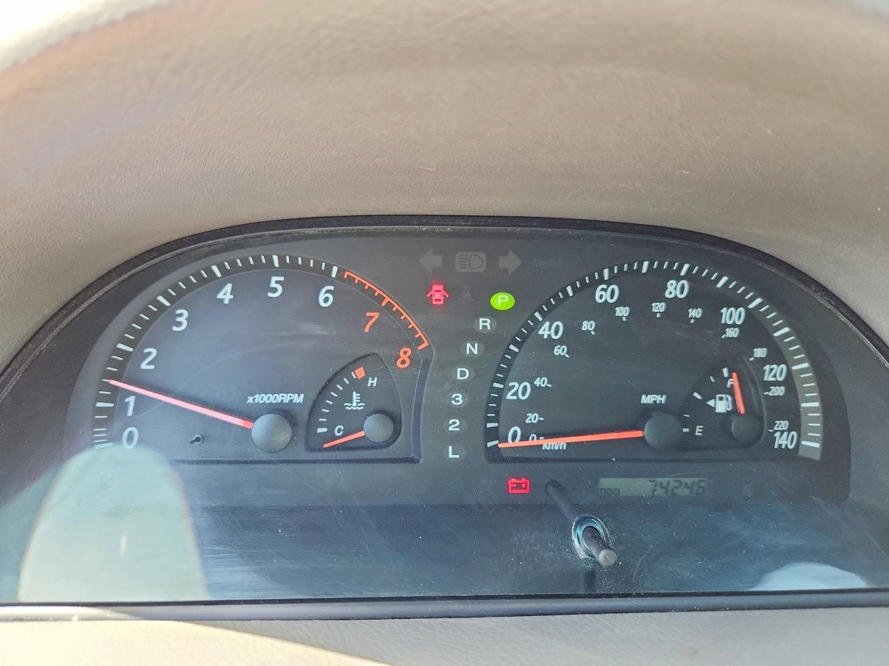 2004 TOYOTA CAMRY XLE V6 photo 9