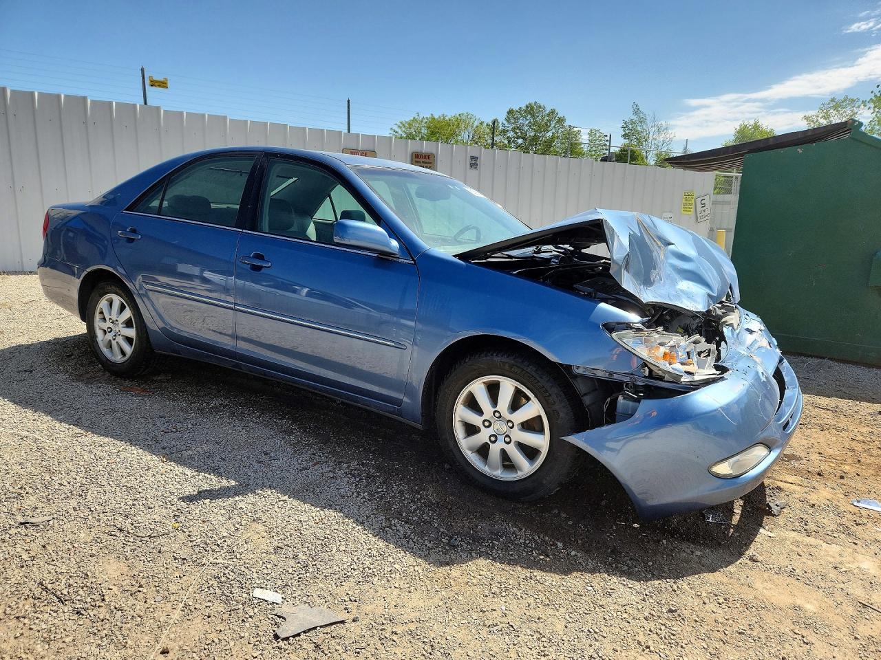 2004 TOYOTA CAMRY XLE V6 photo 4