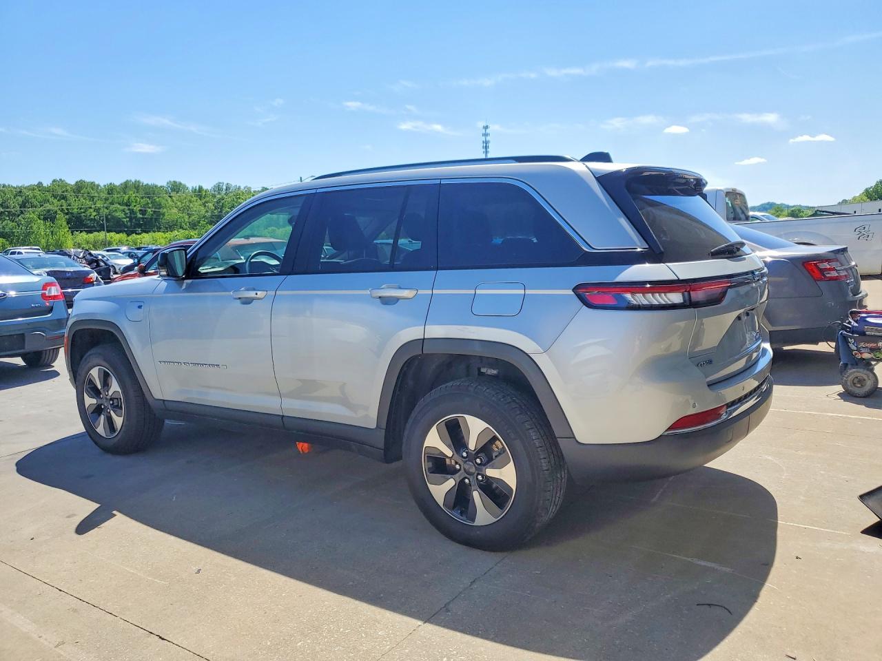 2023 JEEP GRAND CHEROKEE LIMITED 4XE photo 4