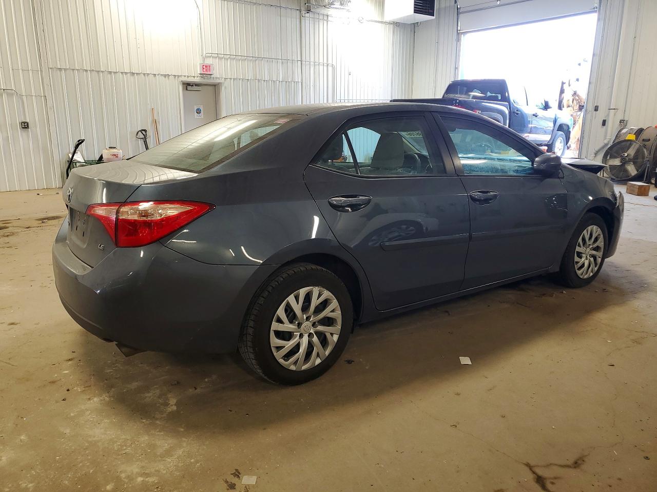 2017 TOYOTA COROLLA LE photo 7