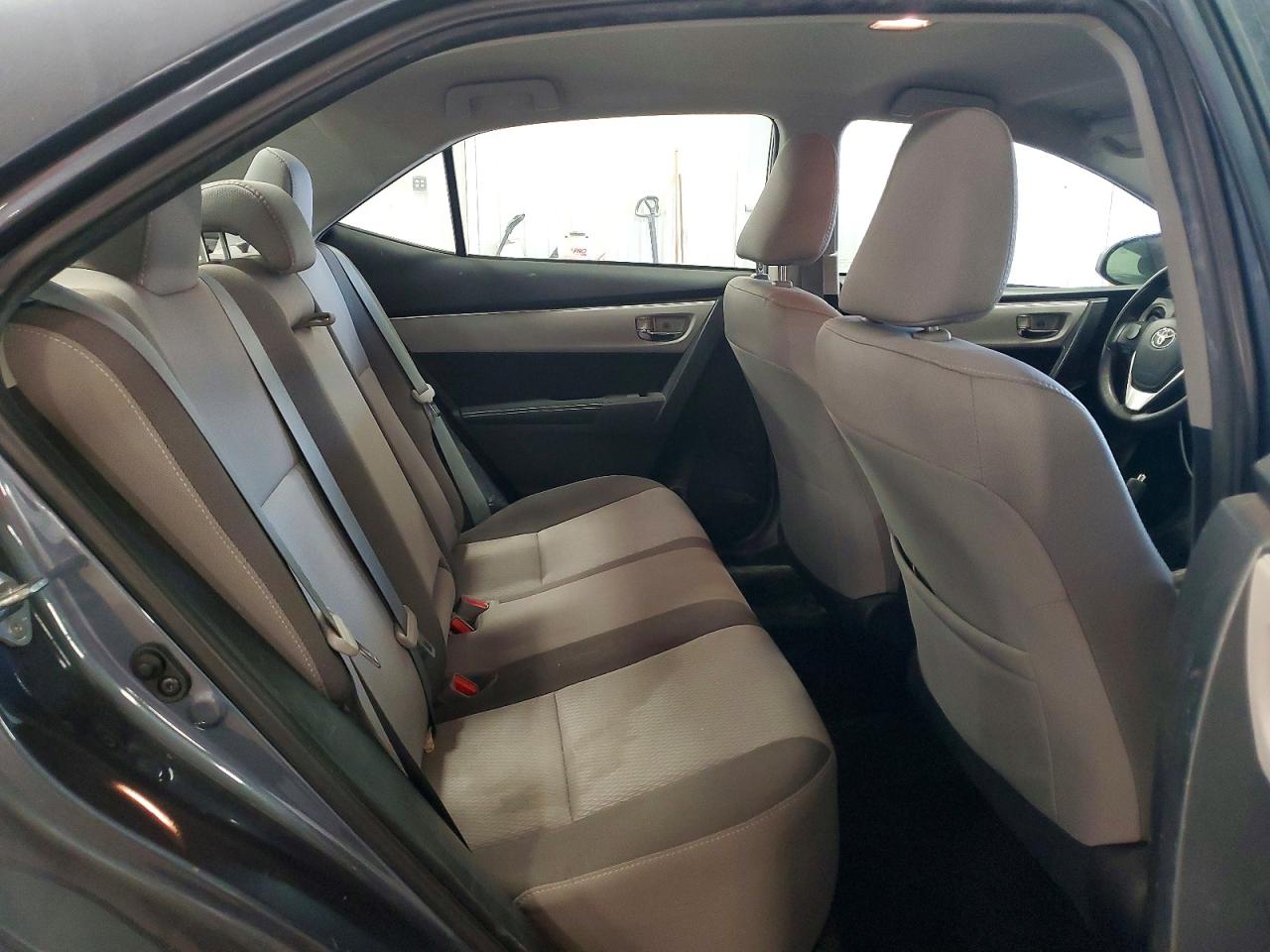 2017 TOYOTA COROLLA LE photo 28