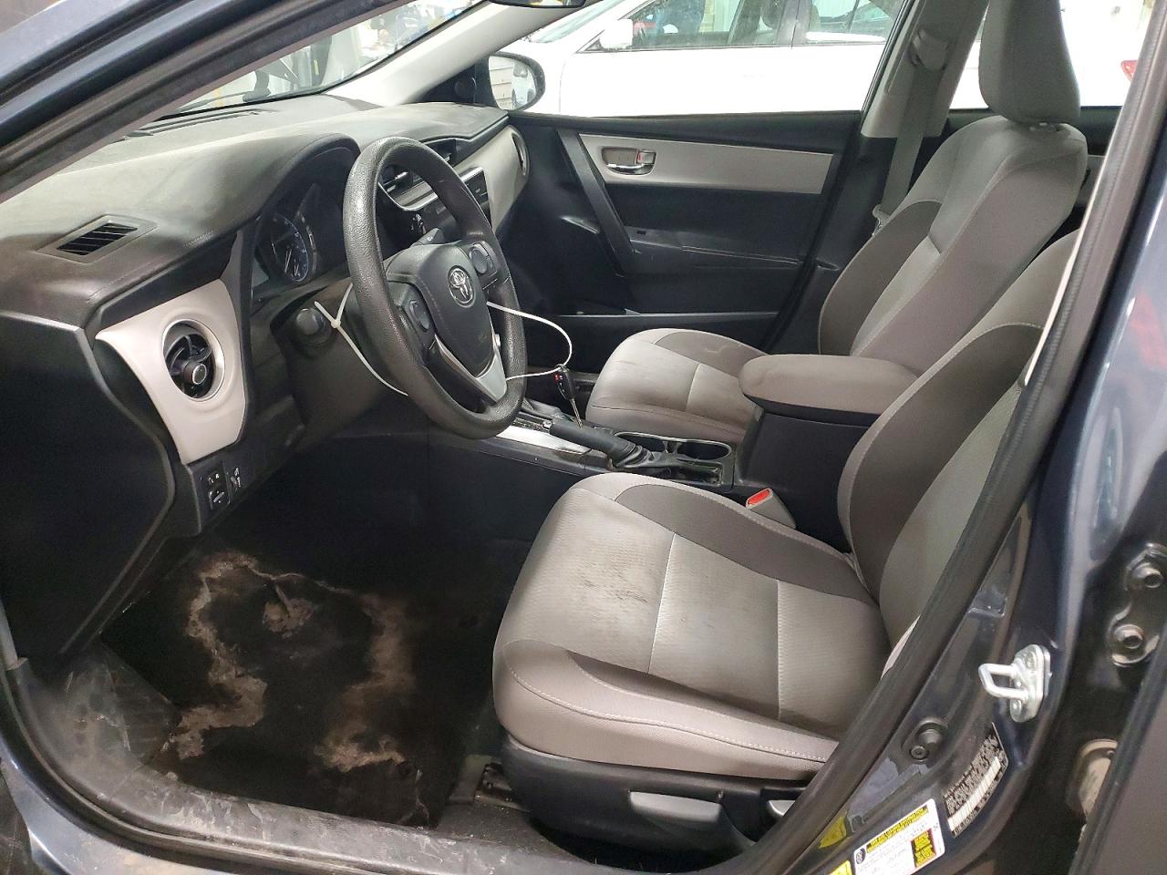 2017 TOYOTA COROLLA LE photo 19