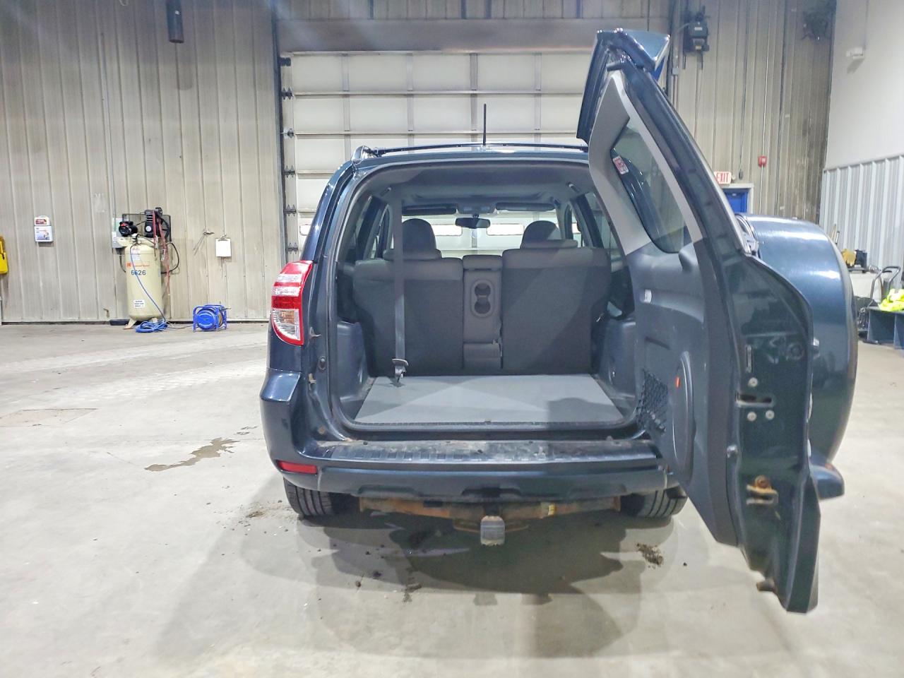 2011 TOYOTA RAV4 LIMITED photo 16