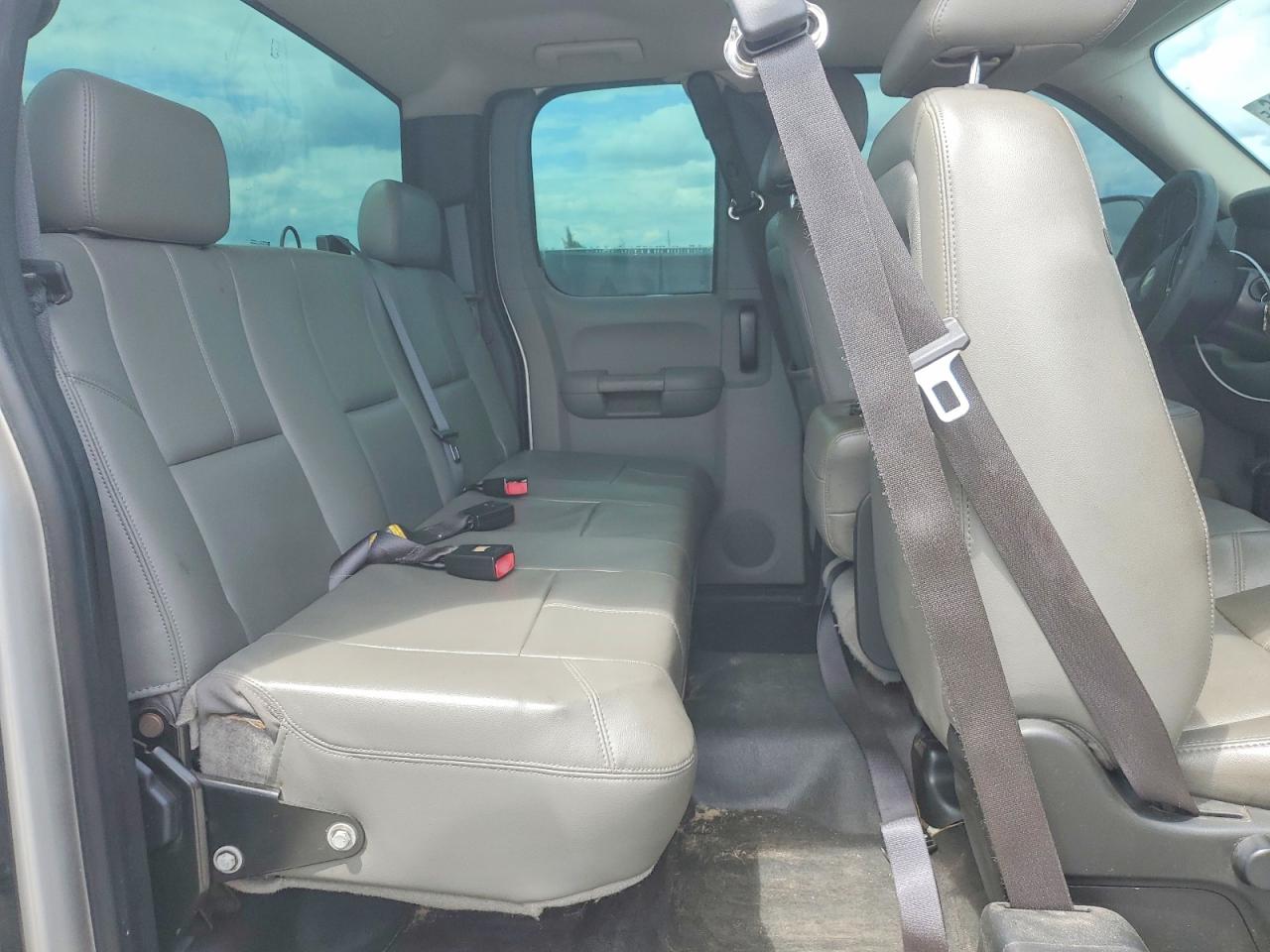 2010 CHEVROLET SILVERADO C1500 photo 19
