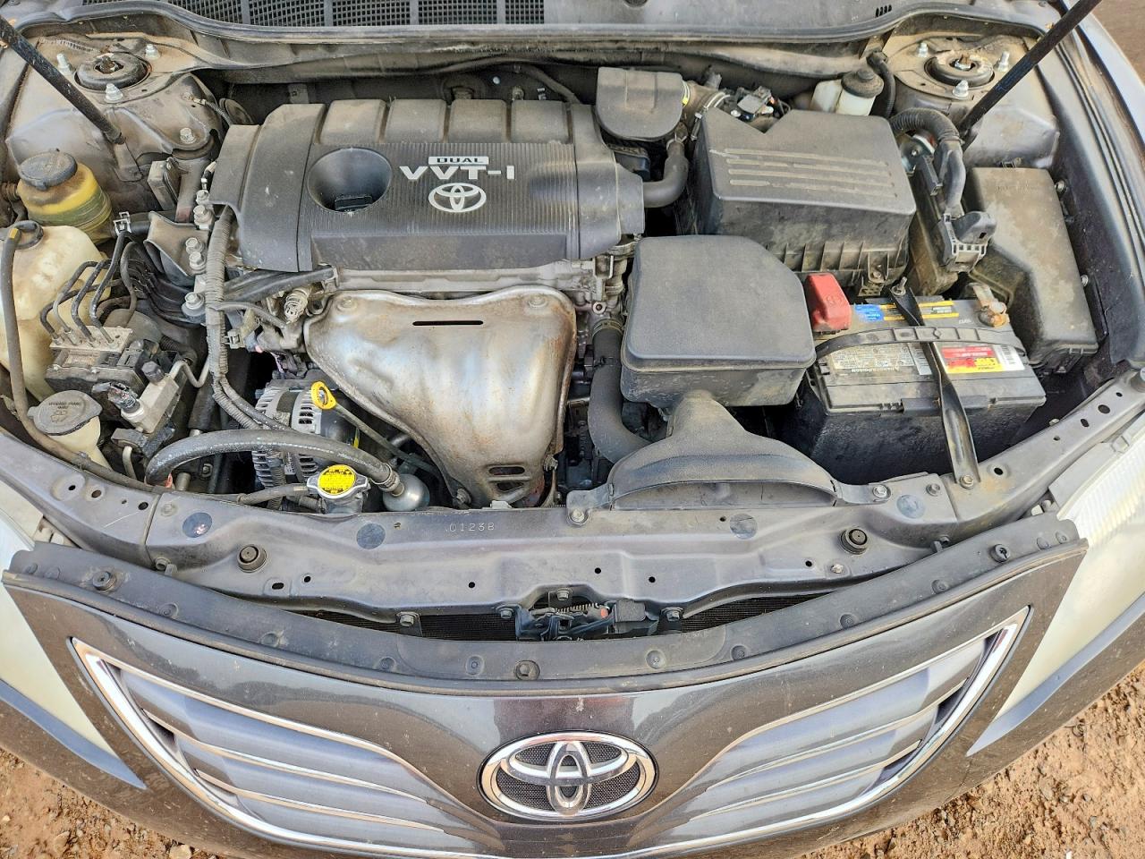 2010 TOYOTA CAMRY XLE photo 21