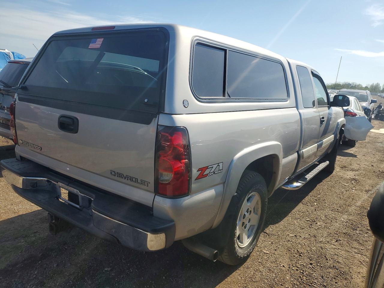 2005 CHEVROLET SILVERADO K1500 photo 3