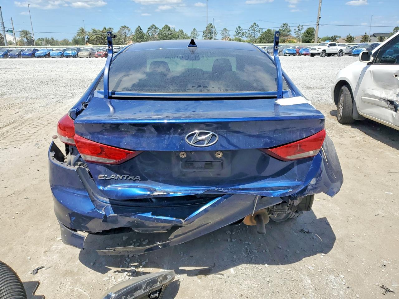 2018 HYUNDAI ELANTRA SEL photo 11