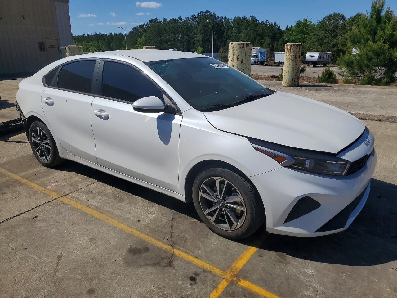 2024 KIA FORTE LXS photo 4
