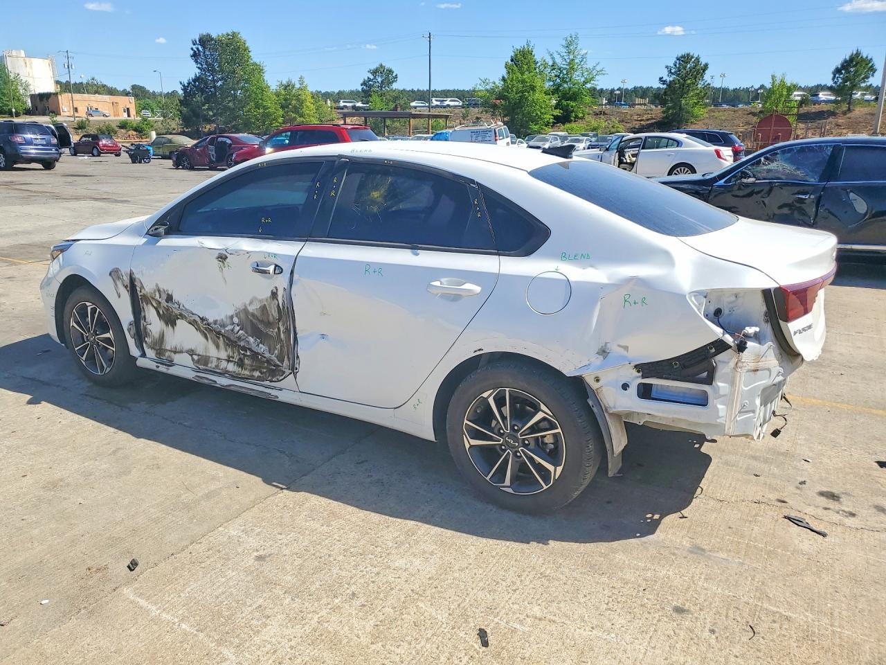 2024 KIA FORTE LXS photo 2
