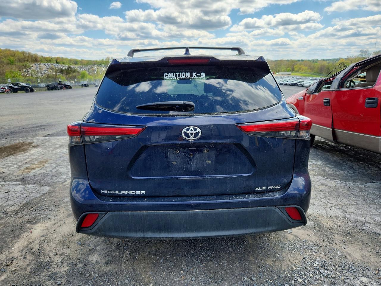2021 TOYOTA HIGHLANDER XLE photo 16