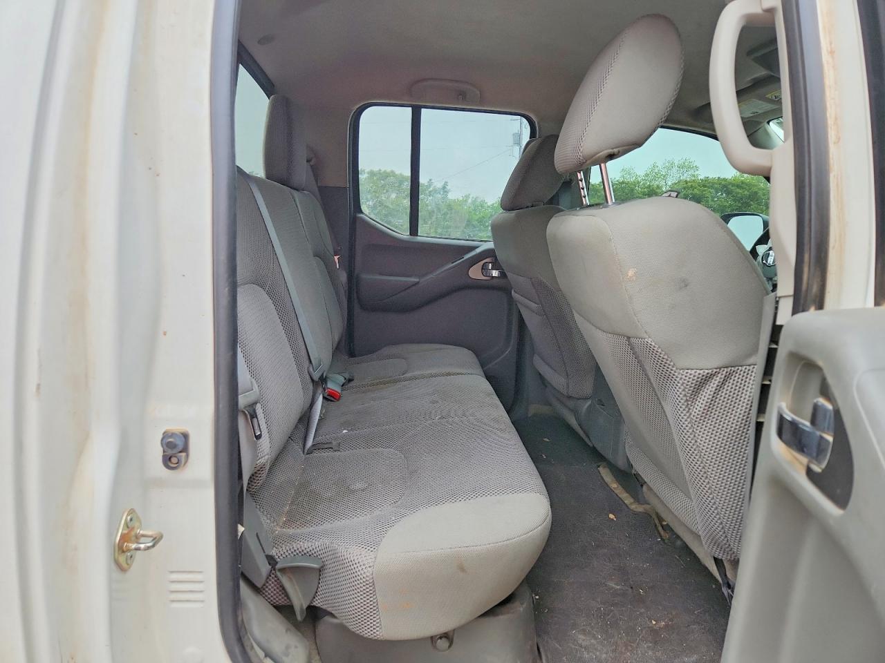 2017 NISSAN FRONTIER photo 28