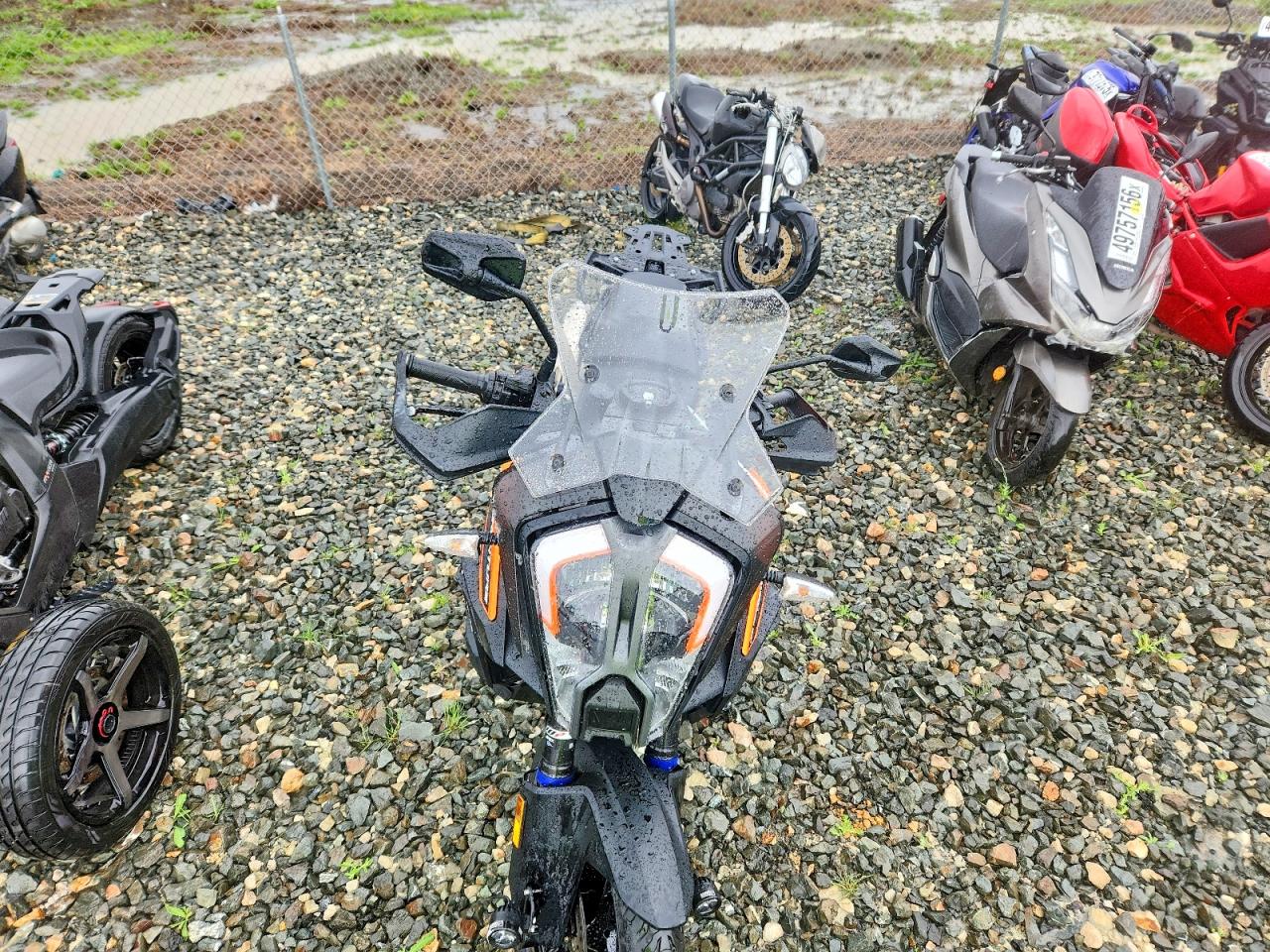 2023 KTM 1290 SUPER ADVENTURE S photo 13