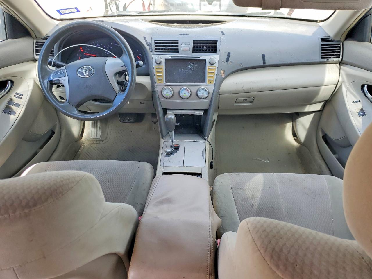 2010 TOYOTA CAMRY LE photo 22