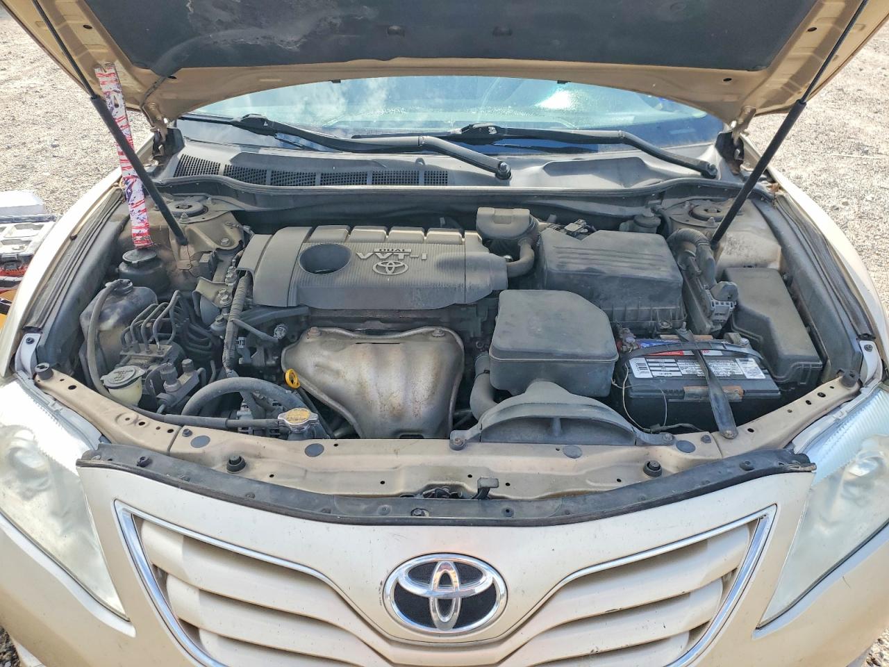 2010 TOYOTA CAMRY LE photo 31