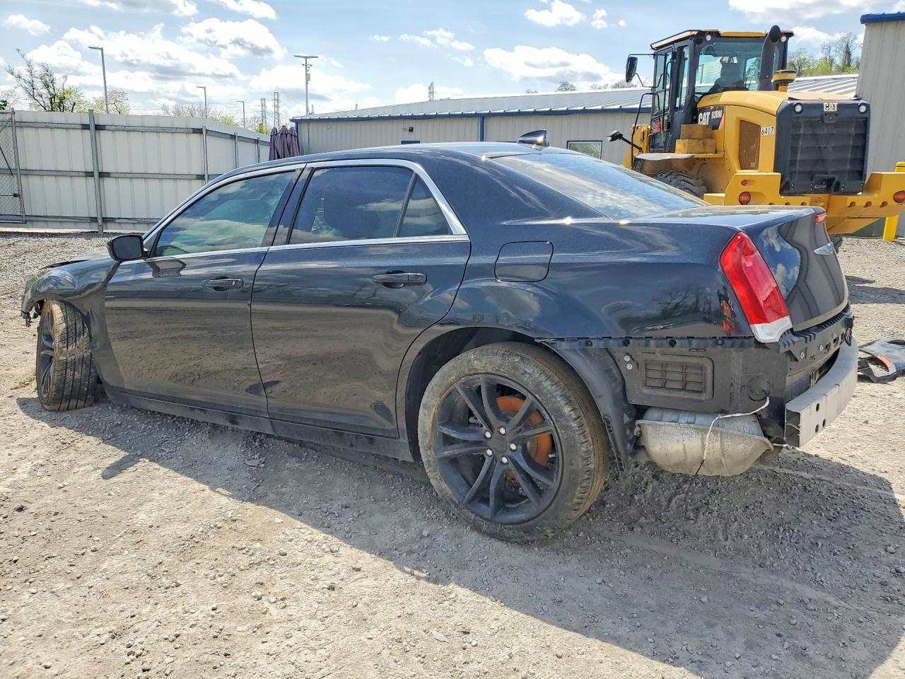 2018 CHRYSLER 300 TOURING photo 2