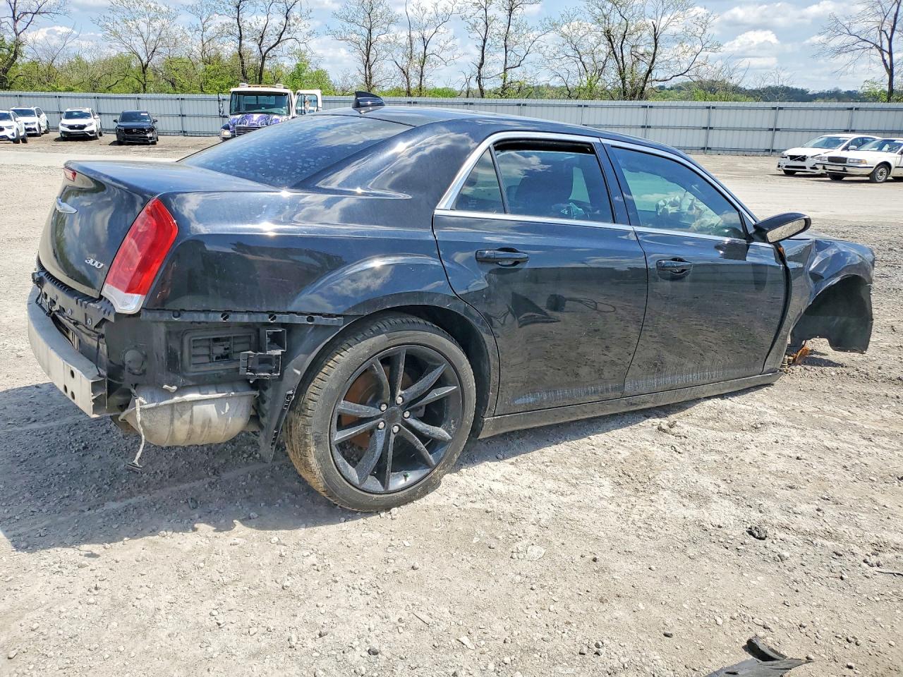 2018 CHRYSLER 300 TOURING photo 3