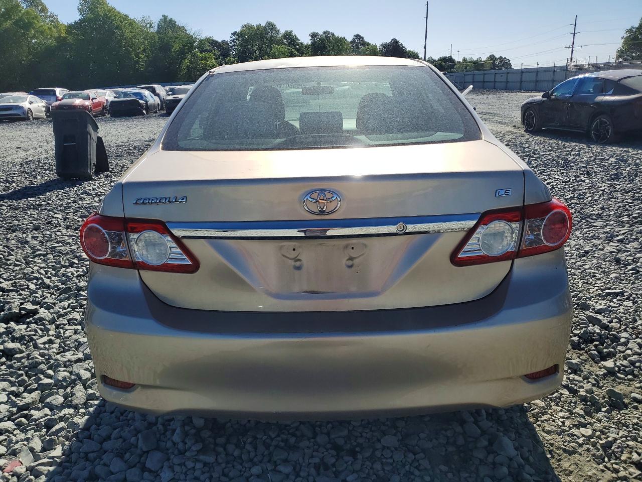 2012 TOYOTA COROLLA LE photo 16