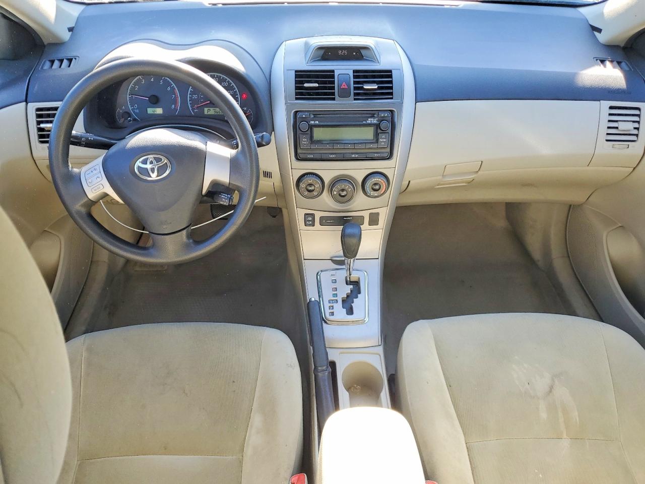 2012 TOYOTA COROLLA LE photo 22