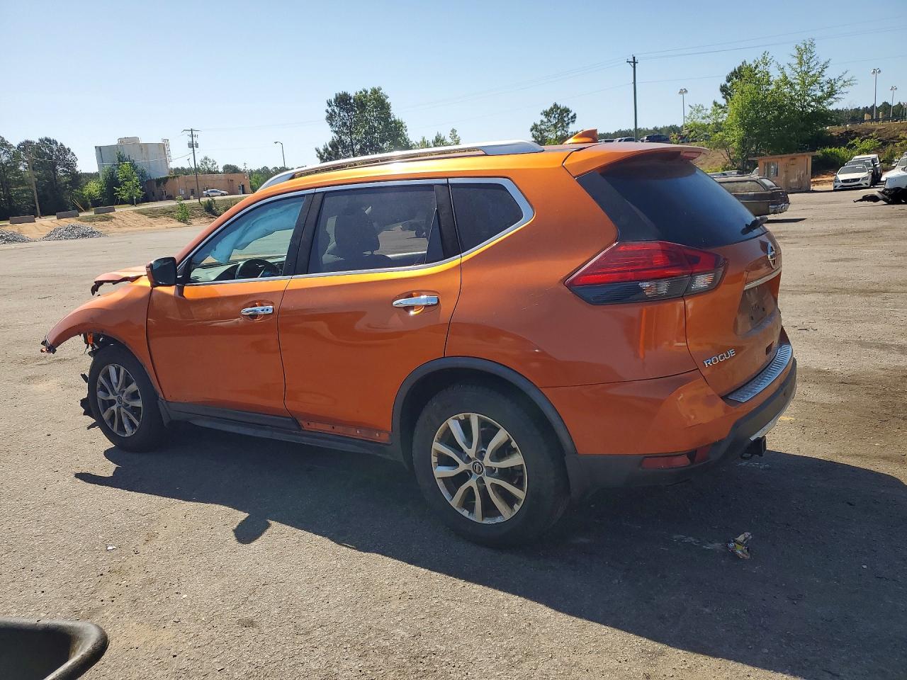 2017 NISSAN ROGUE SV photo 4