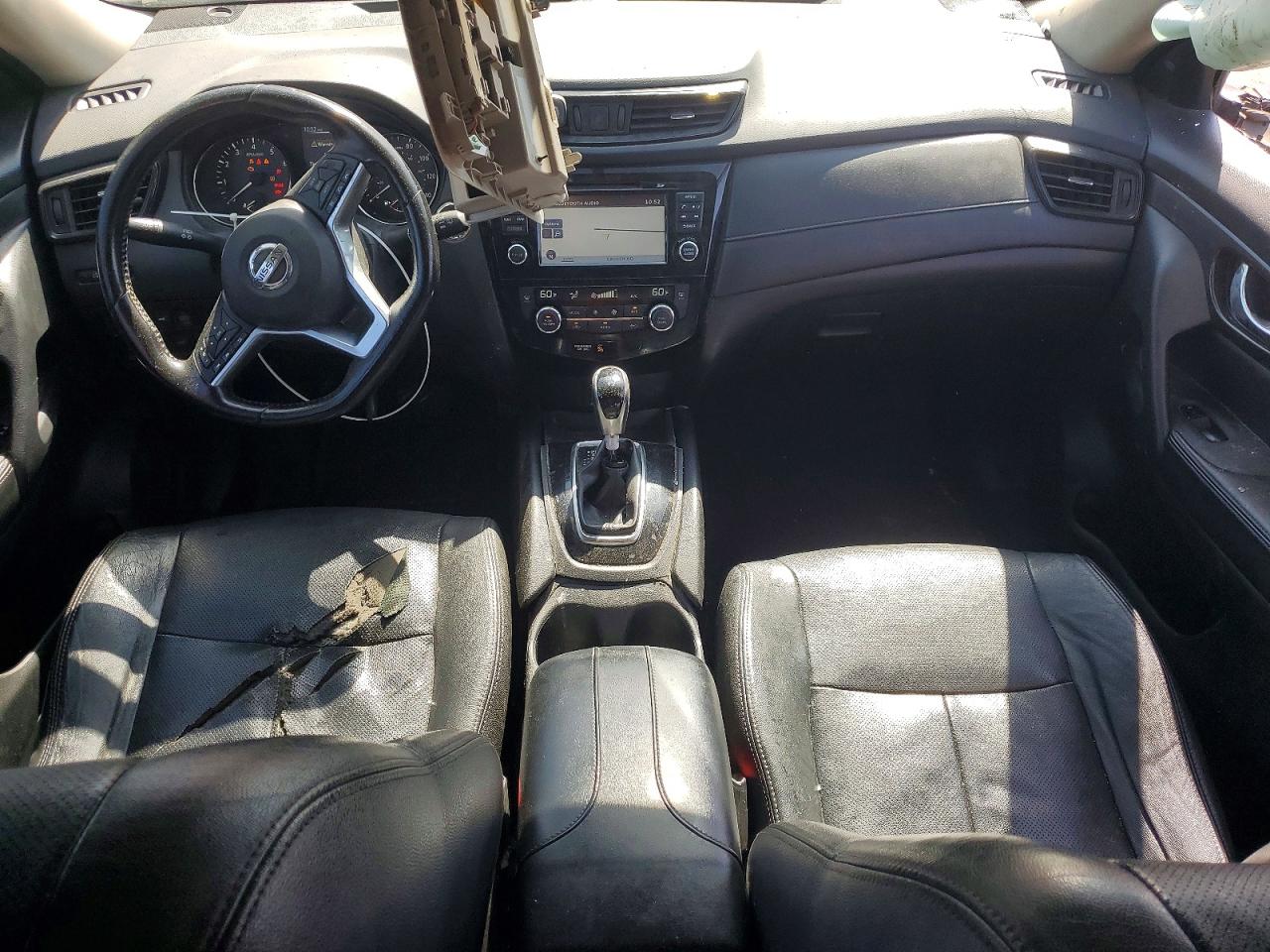2017 NISSAN ROGUE SV photo 22