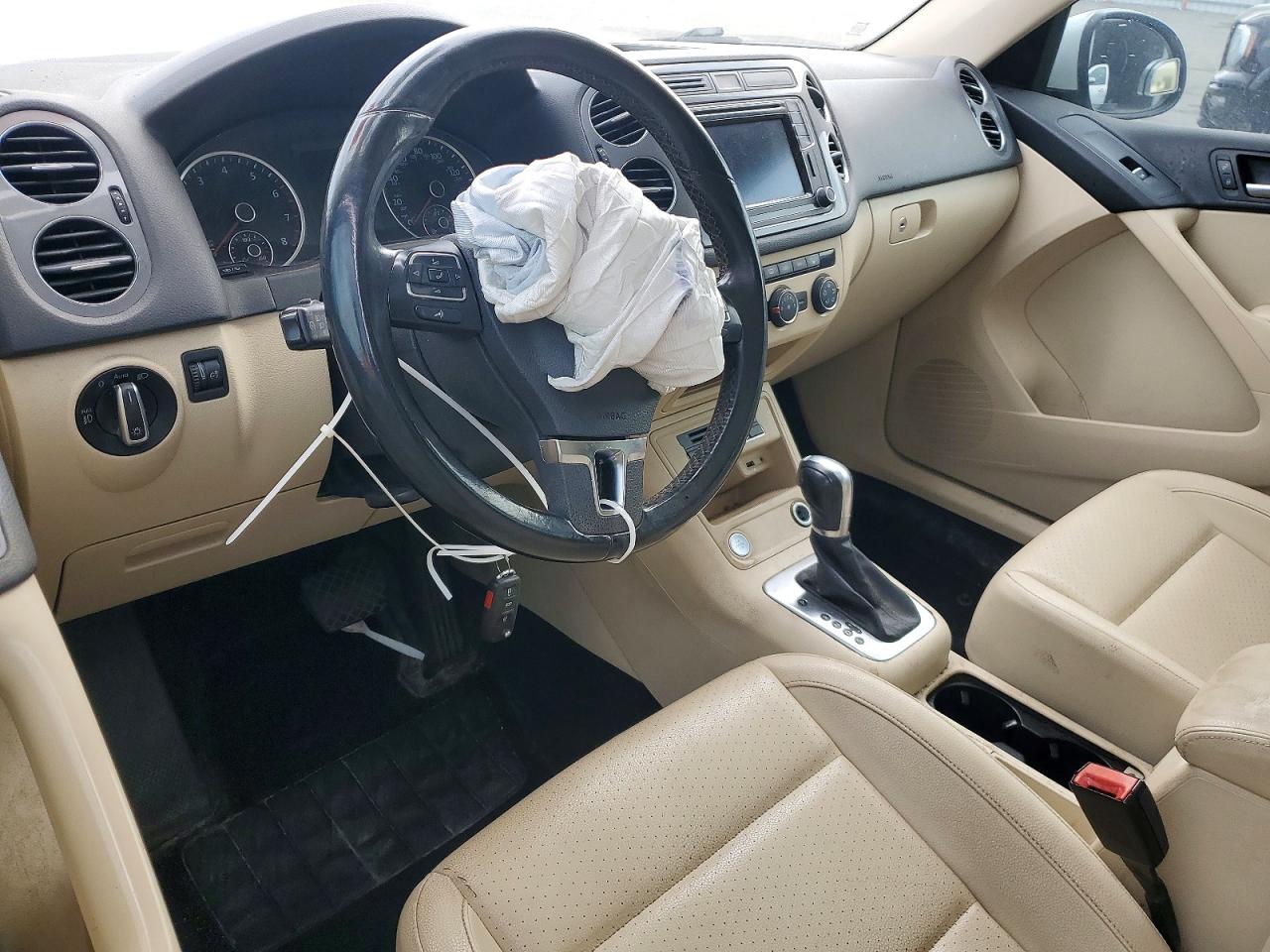 2016 VOLKSWAGEN TIGUAN S photo 15