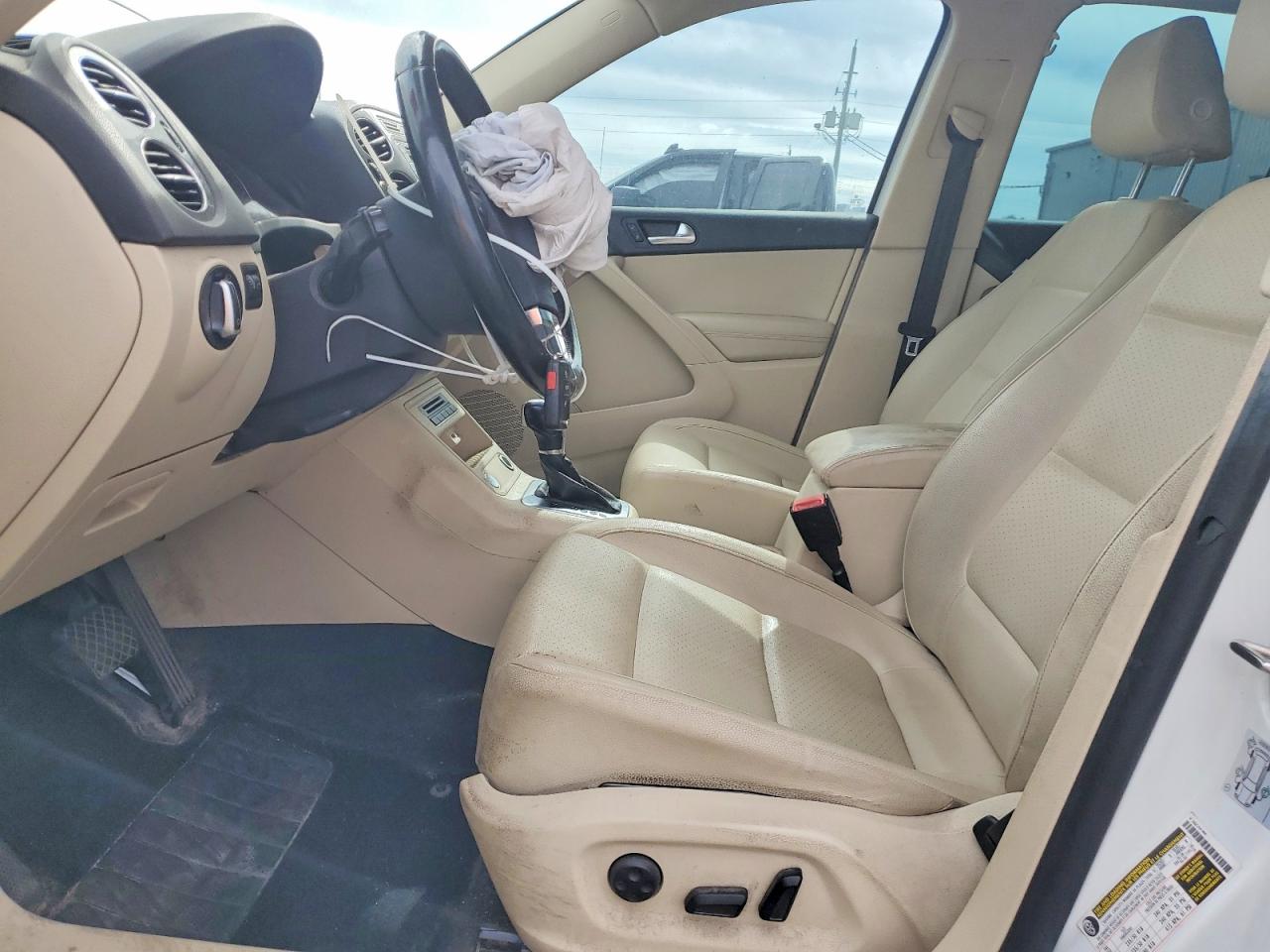 2016 VOLKSWAGEN TIGUAN S photo 13