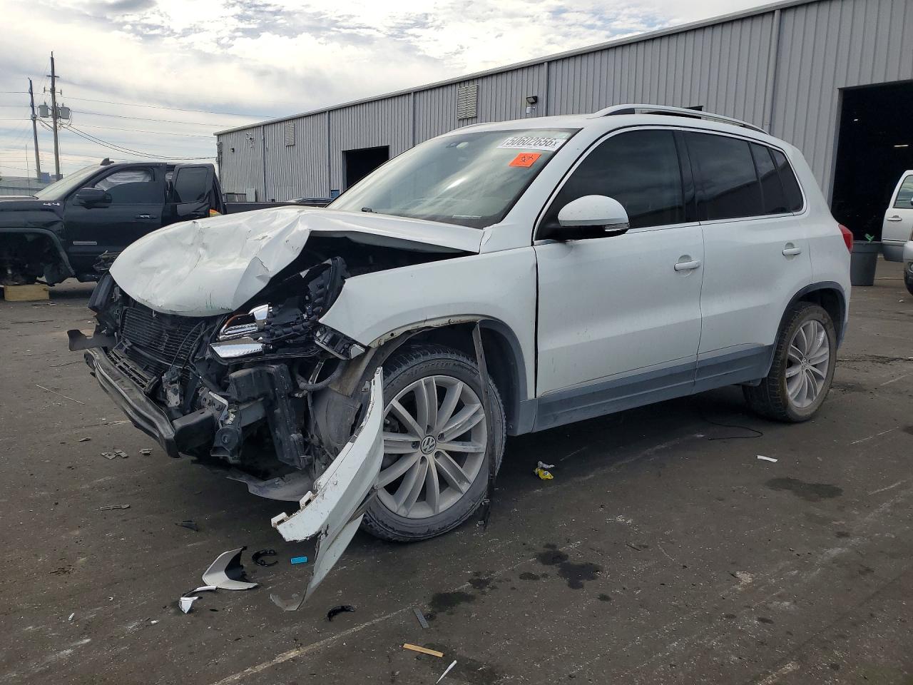 2016 VOLKSWAGEN TIGUAN