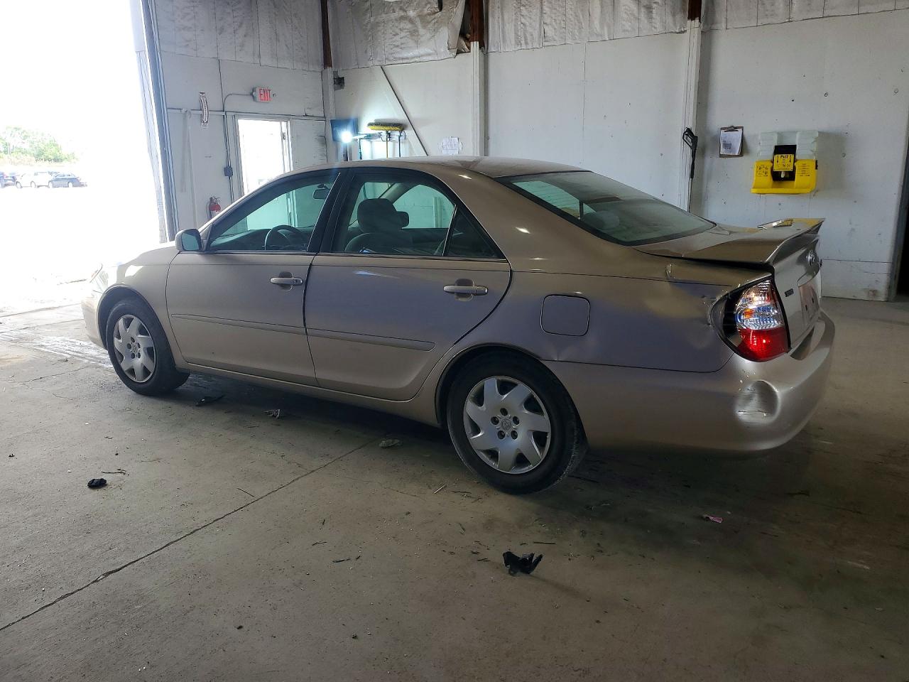 2002 TOYOTA CAMRY photo 3