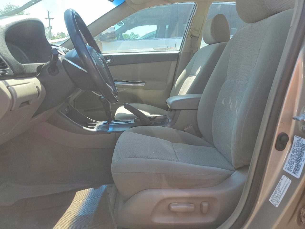 2002 TOYOTA CAMRY photo 13