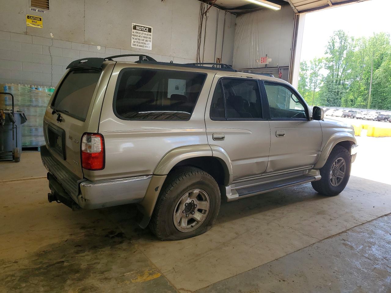 2001 TOYOTA 4RUNNER SR5 photo 5