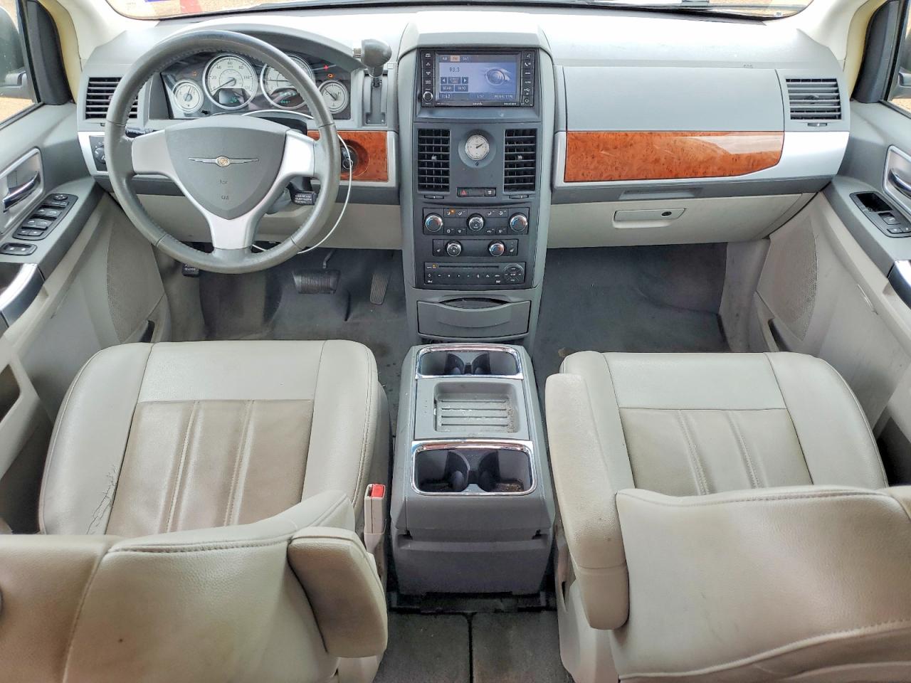 2008 CHRYSLER TOWN & COUNTRY TOURING photo 8