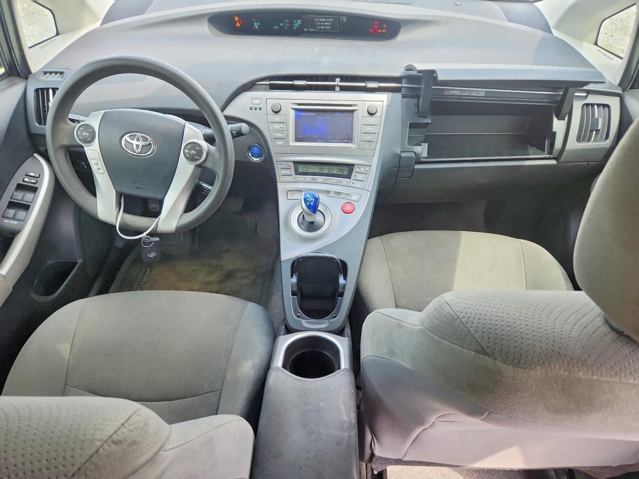 2015 TOYOTA PRIUS TWO photo 8