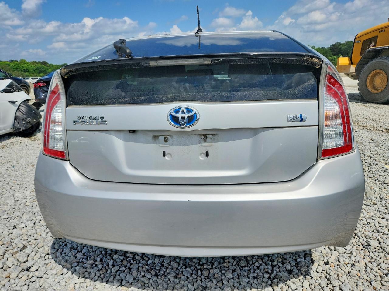 2015 TOYOTA PRIUS TWO photo 6