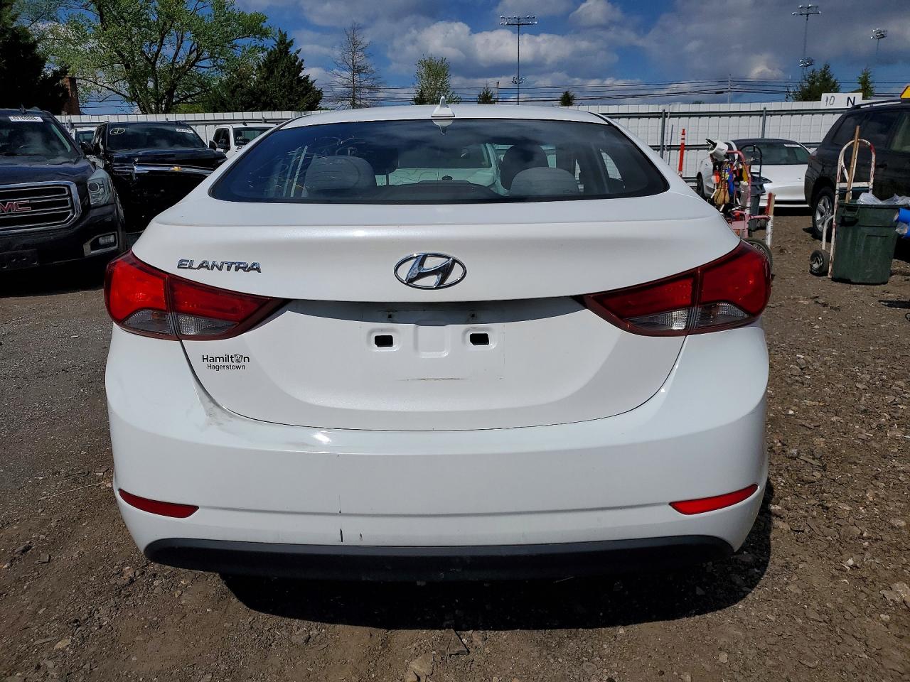 2016 HYUNDAI ELANTRA SE photo 16