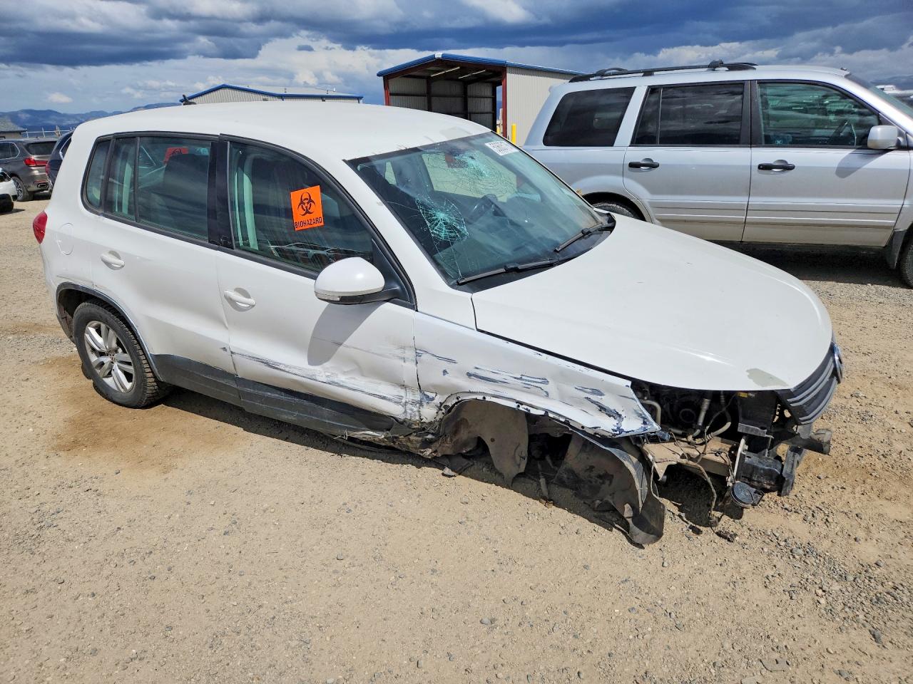 2013 VOLKSWAGEN TIGUAN S photo 7