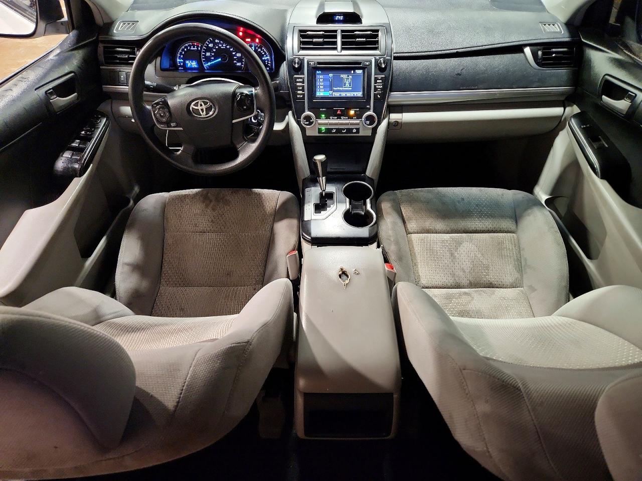 2014 TOYOTA CAMRY LE photo 15