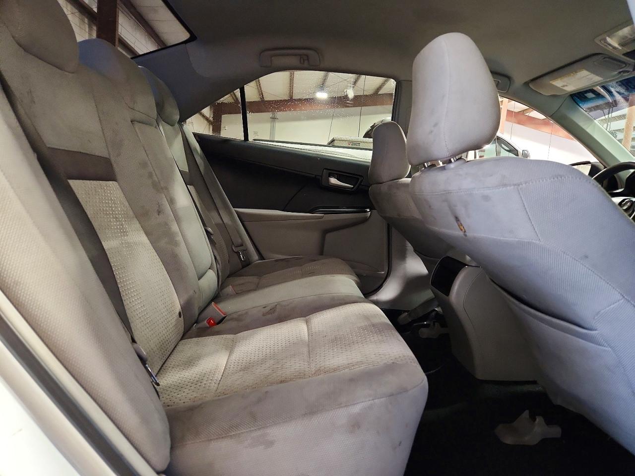 2014 TOYOTA CAMRY LE photo 19