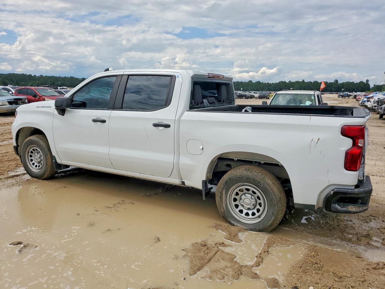 2023 CHEVROLET SILVERADO C1500 photo 3