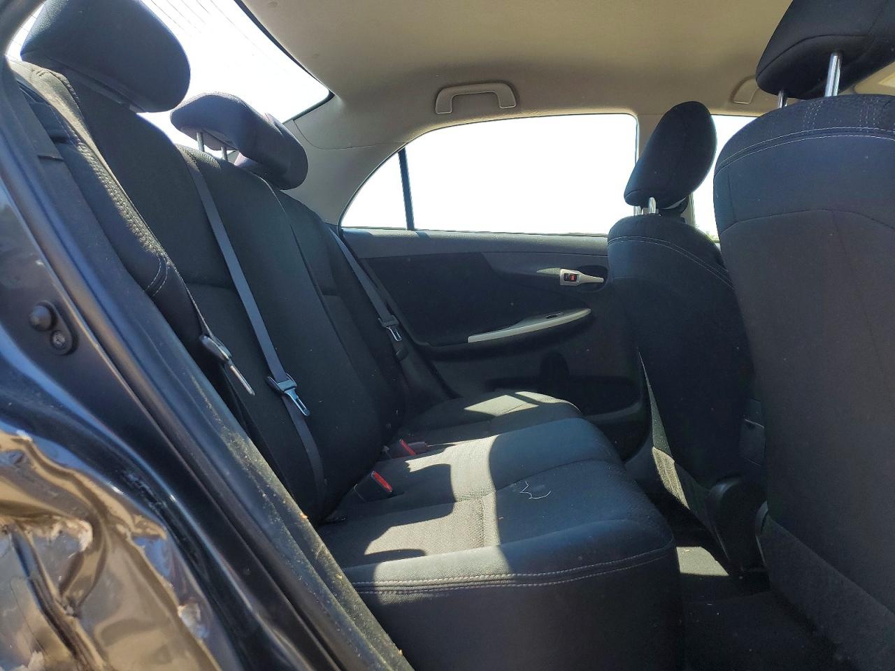 2012 TOYOTA COROLLA S photo 28