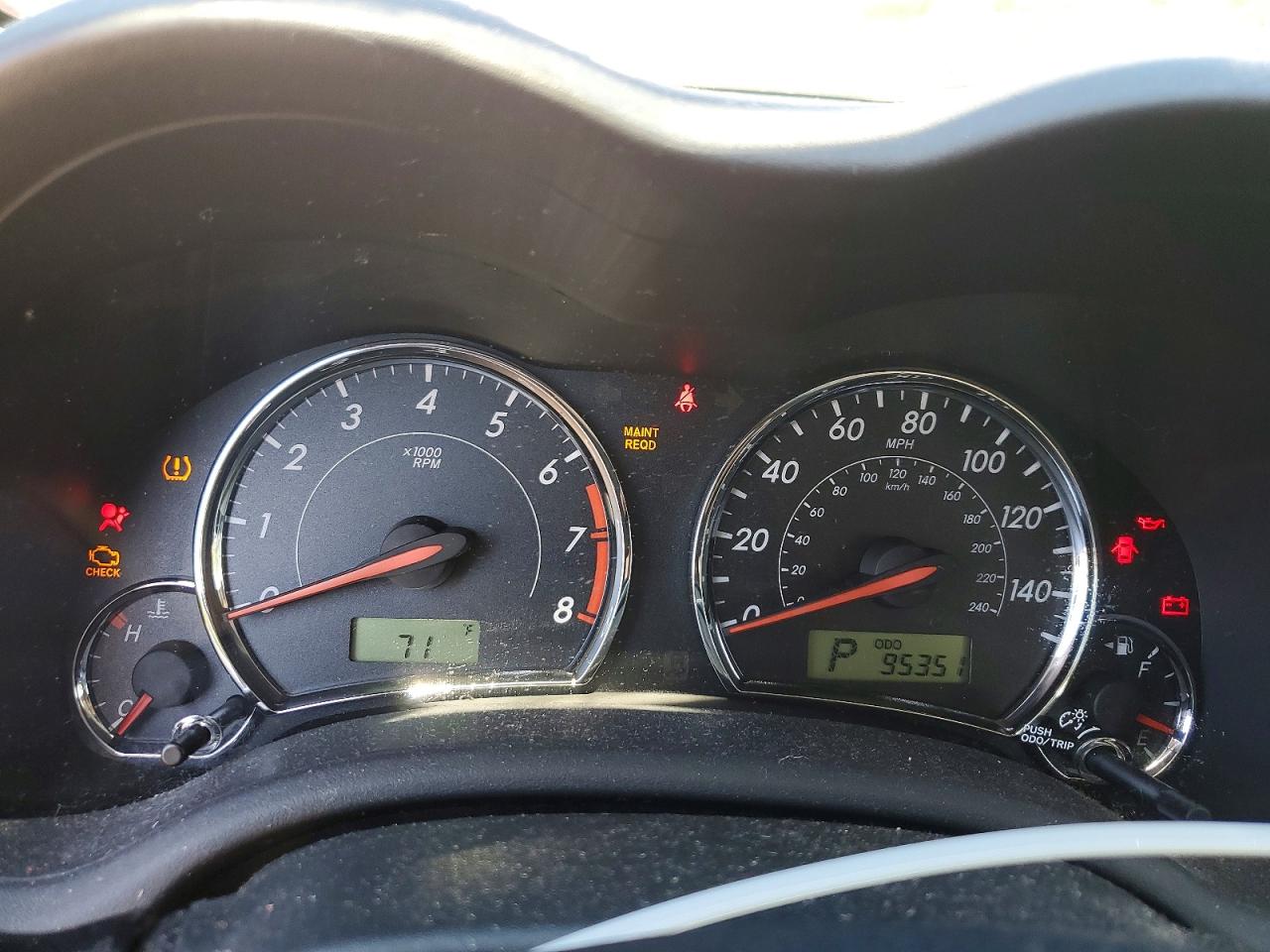 2012 TOYOTA COROLLA S photo 25