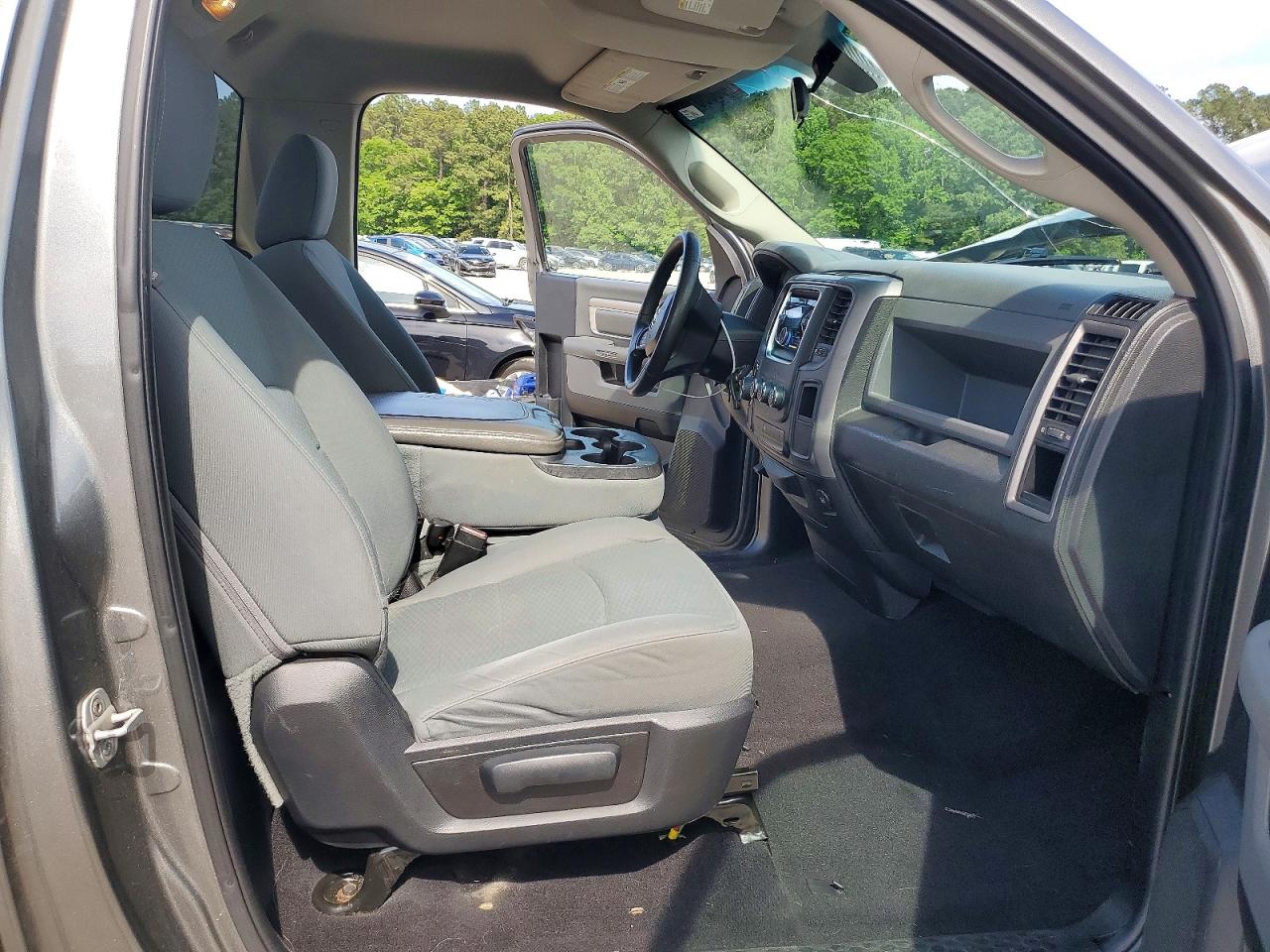 2013 RAM 1500 ST photo 19