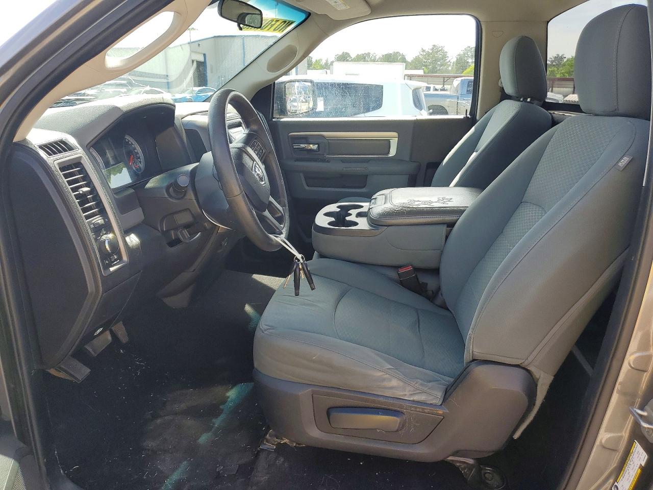 2013 RAM 1500 ST photo 13