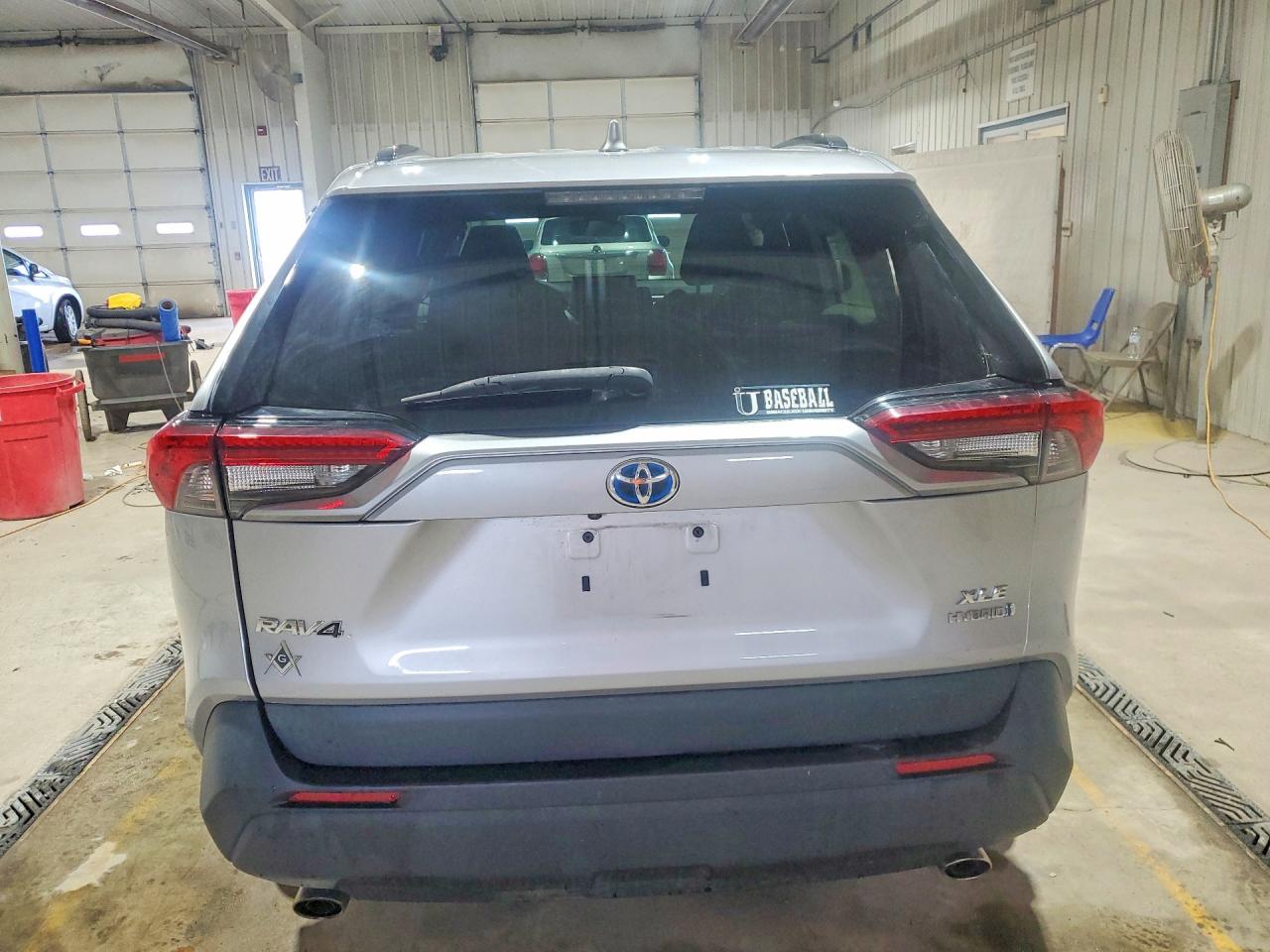 2021 TOYOTA RAV4 XLE photo 11