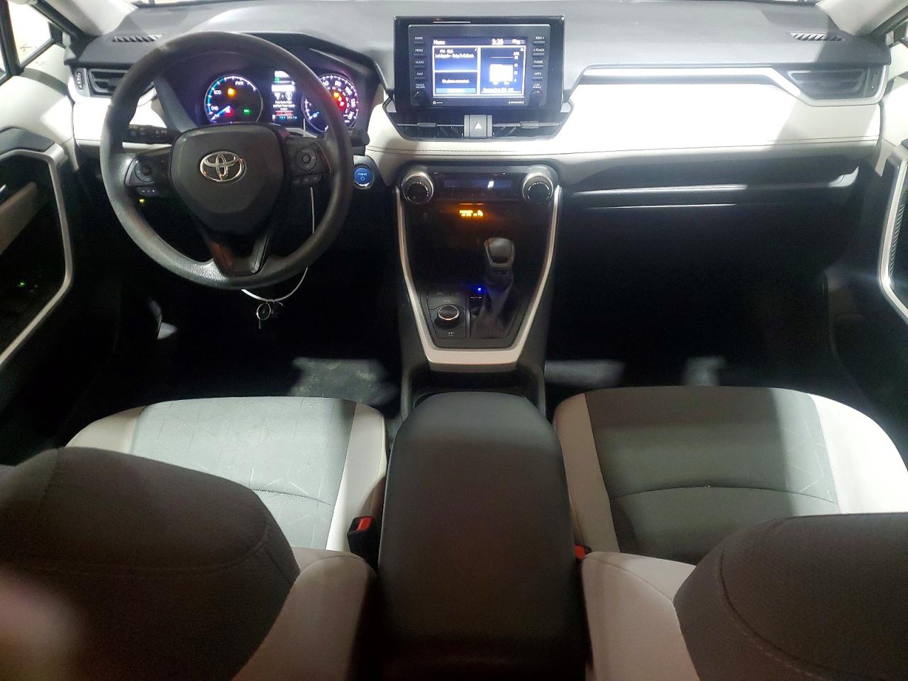 2021 TOYOTA RAV4 XLE photo 15