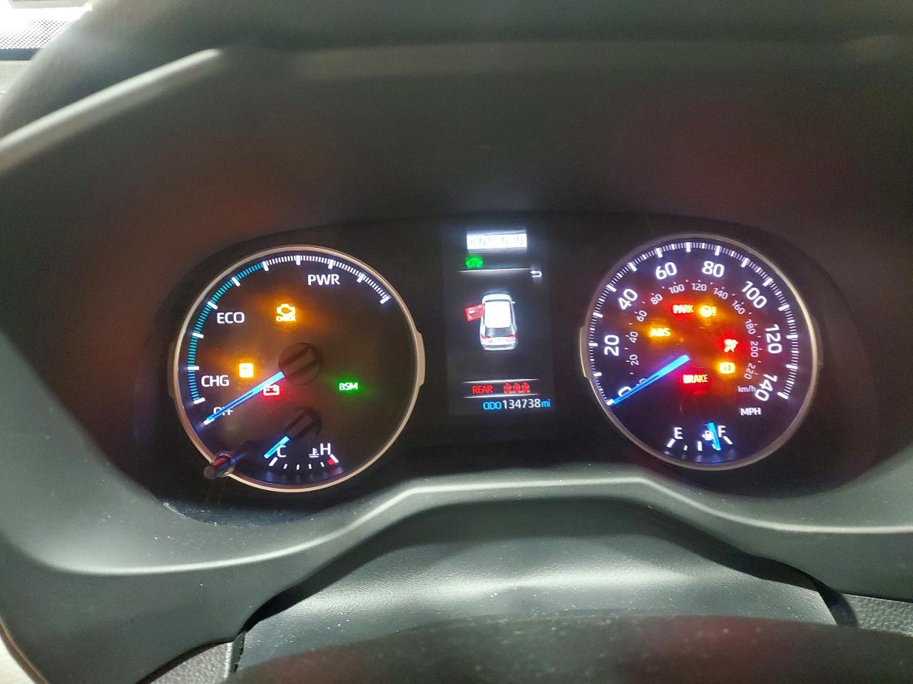 2021 TOYOTA RAV4 XLE photo 17
