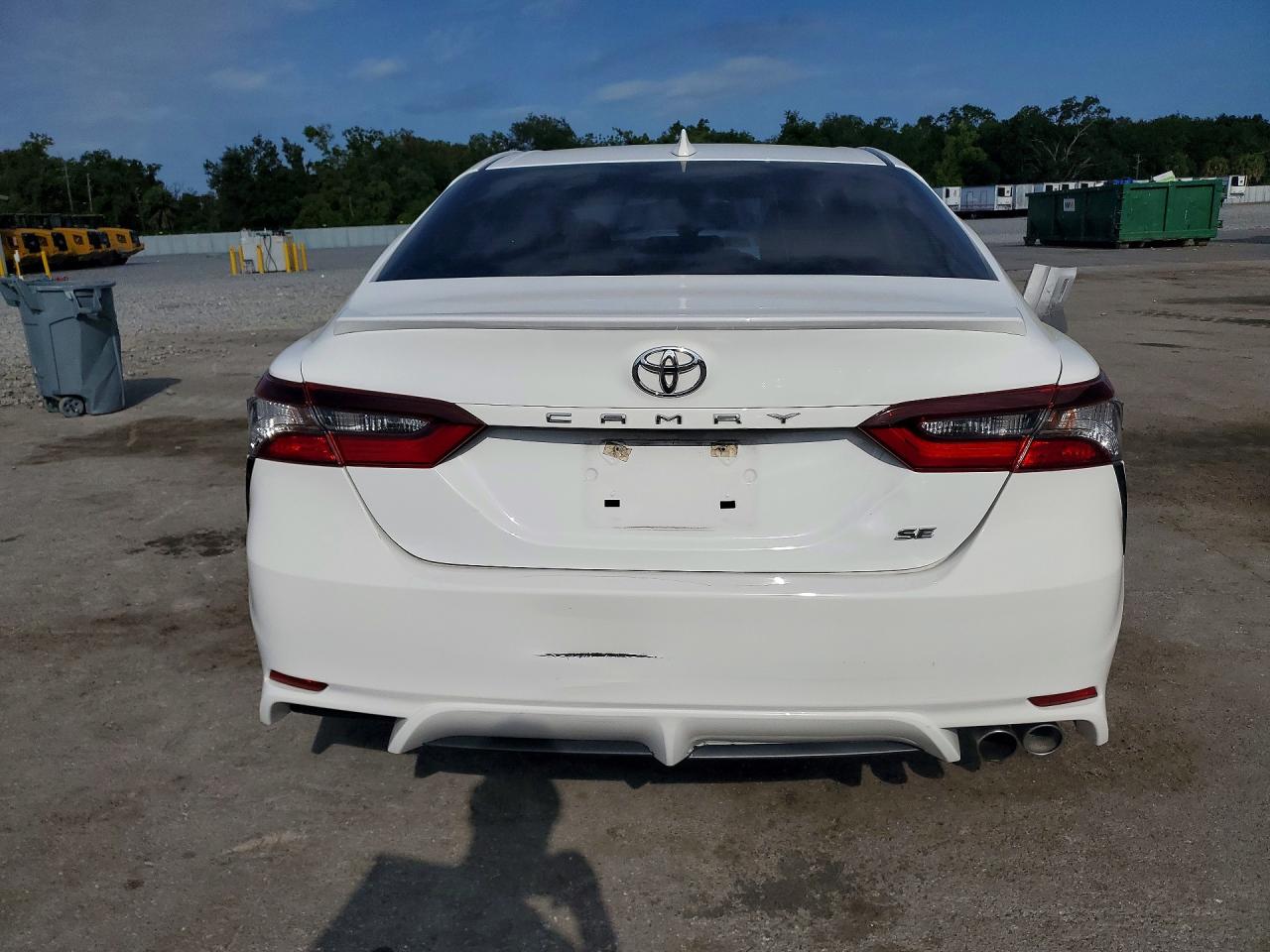 2022 TOYOTA CAMRY SE photo 16