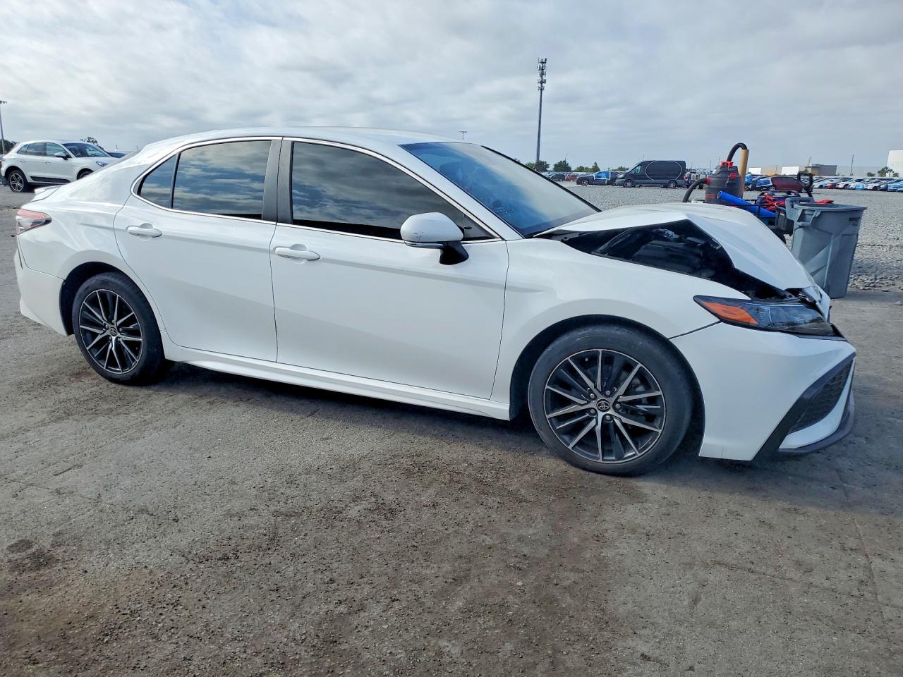 2022 TOYOTA CAMRY SE photo 10