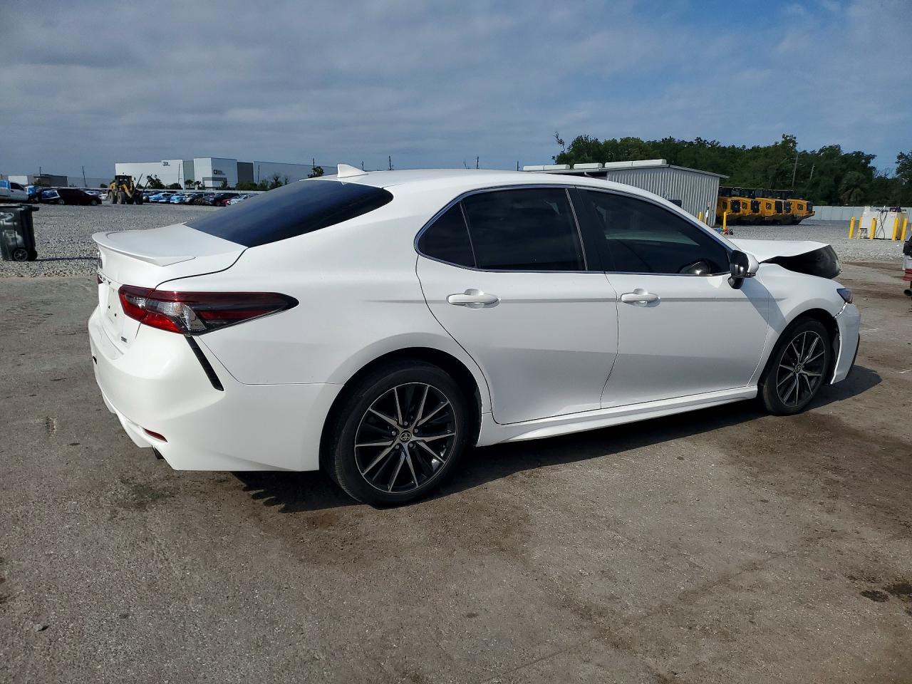 2022 TOYOTA CAMRY SE photo 7