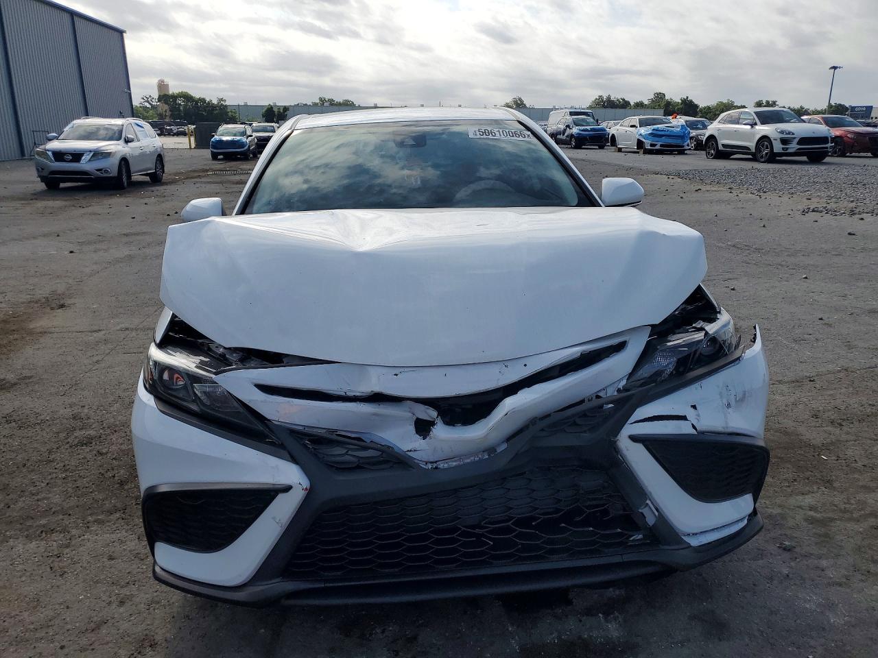 2022 TOYOTA CAMRY SE photo 13