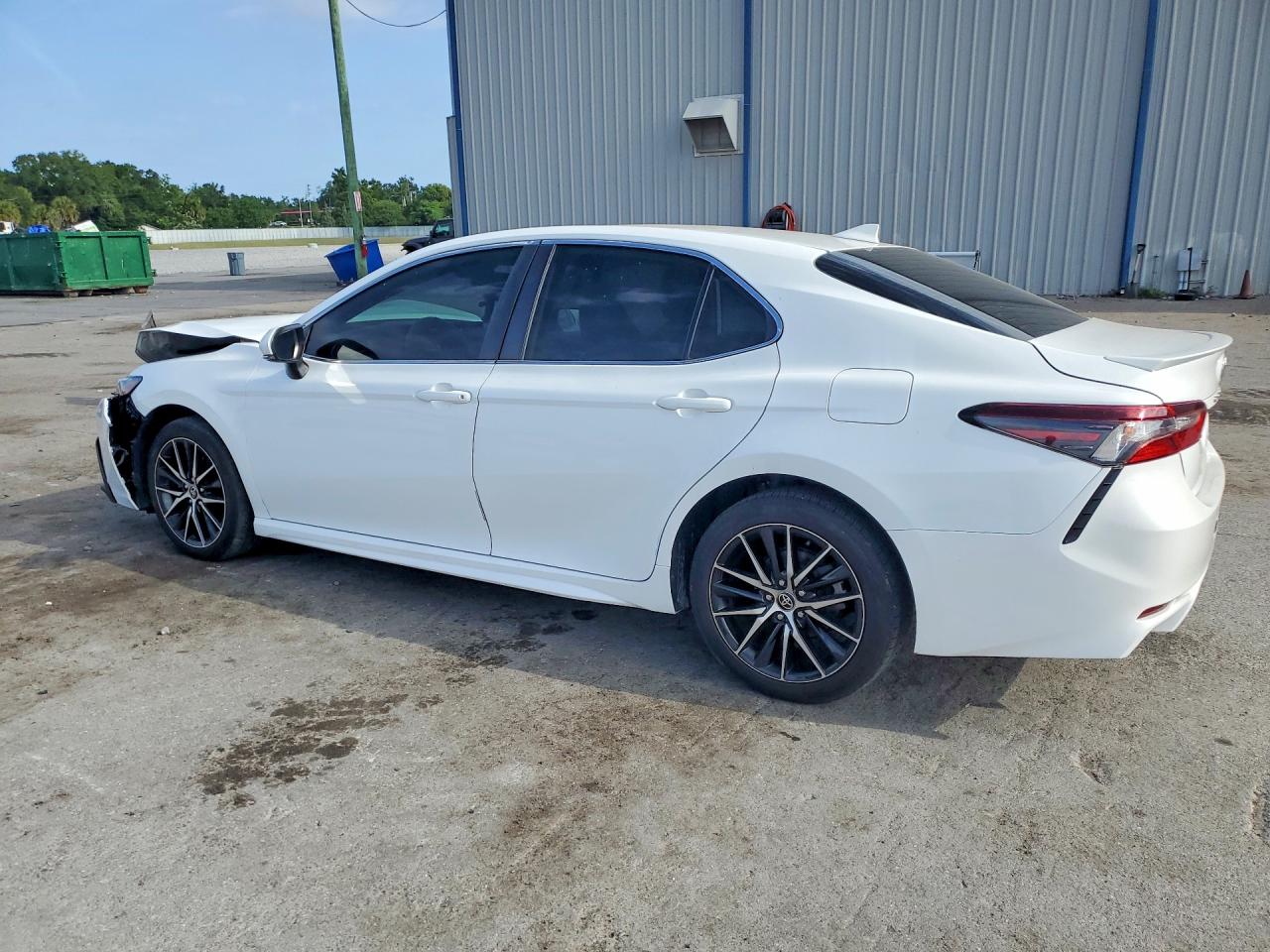 2022 TOYOTA CAMRY SE photo 4